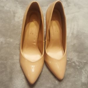Nude heels.Closing Poshmark on Saturday 07/20/19.
